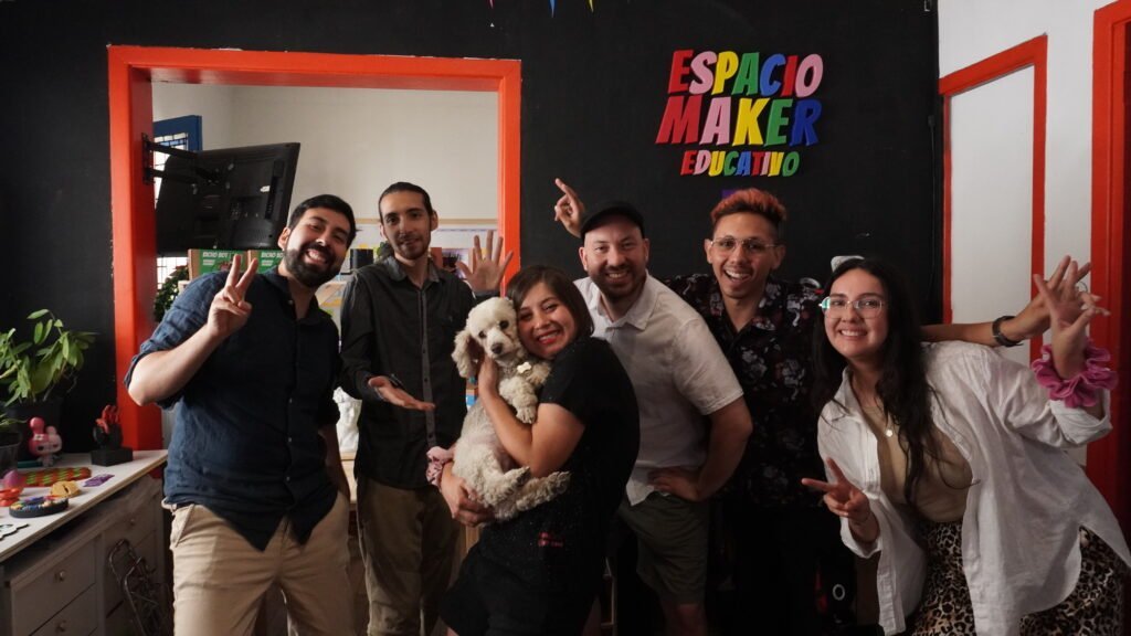 Equipo Ideo Maker trabajando